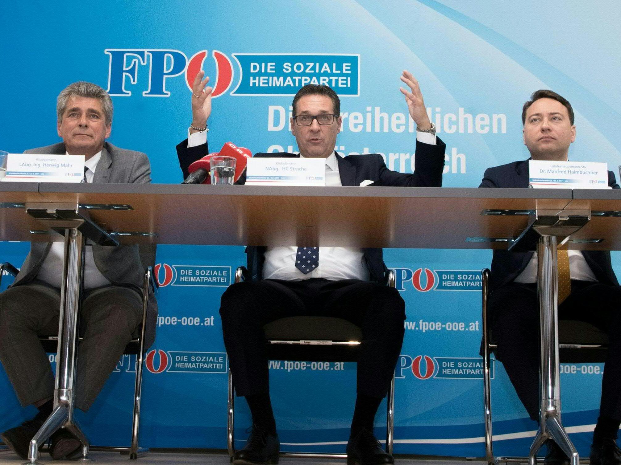 Die FPÖ zieht mit "Österreich zuerst"-Programm in den Wahlkampf. Die FPÖ zieht mit "Österreich zuerst"-Programm in den Wahlkampf.