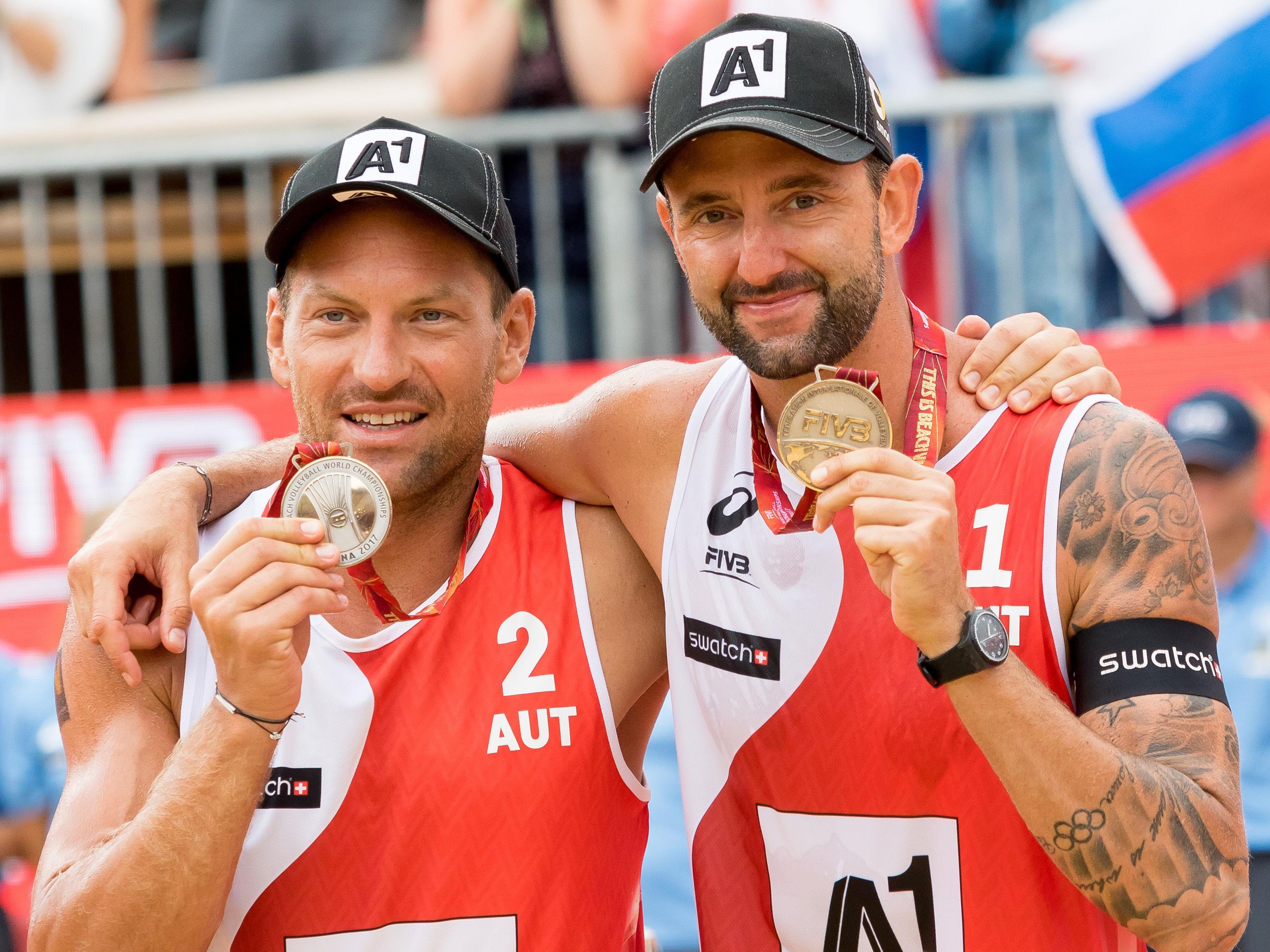 Alexander Horst und Clemens Doppler mit ihren Silbermedaillen bei der Heim-WM in Wien.