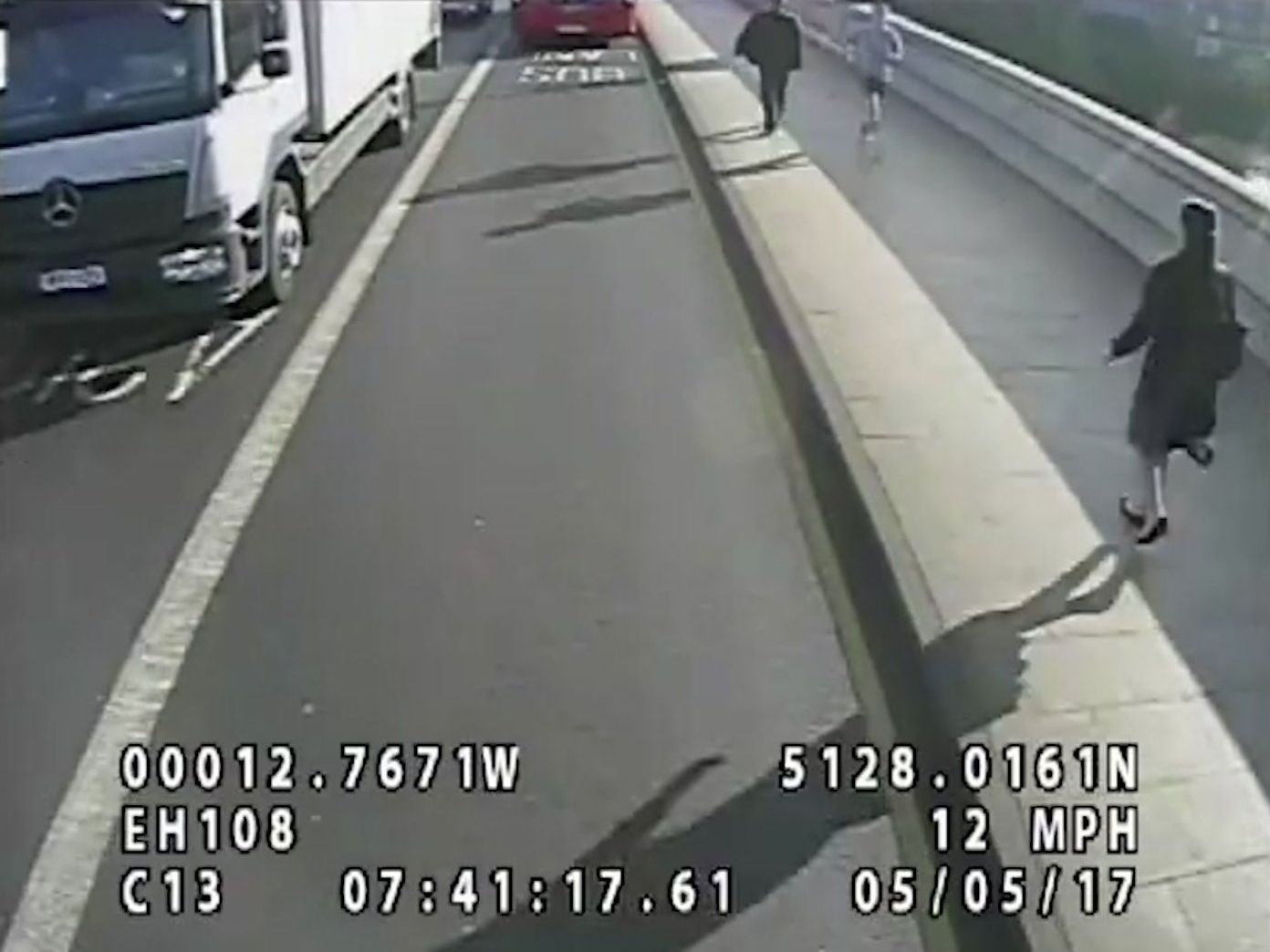 In England wird nach einem schubsenden Jogger gefahndet. In England wird nach einem schubsenden Jogger gefahndet.