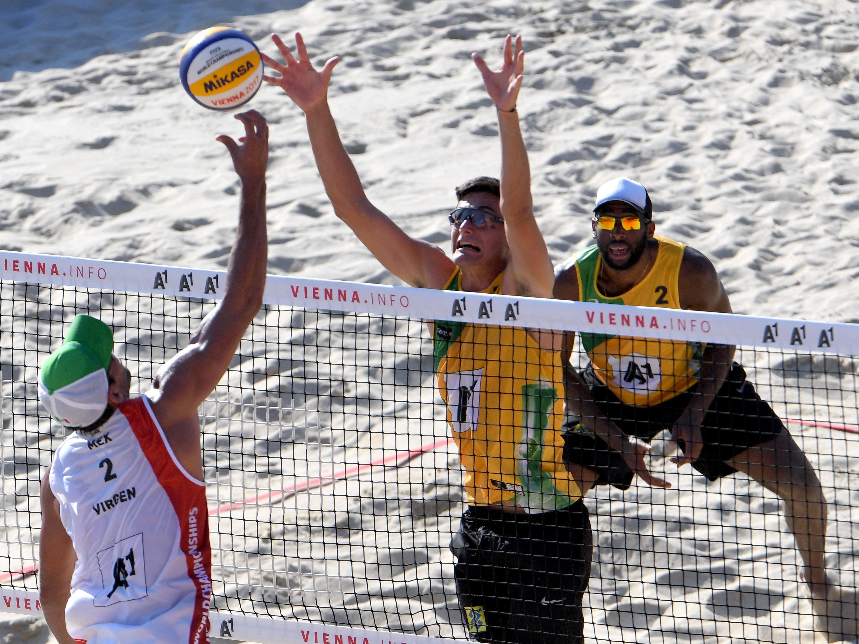 Andre Loyola (l.) und Evandro (BRA) stehen im Halbfinale der Beach-WM in Wien