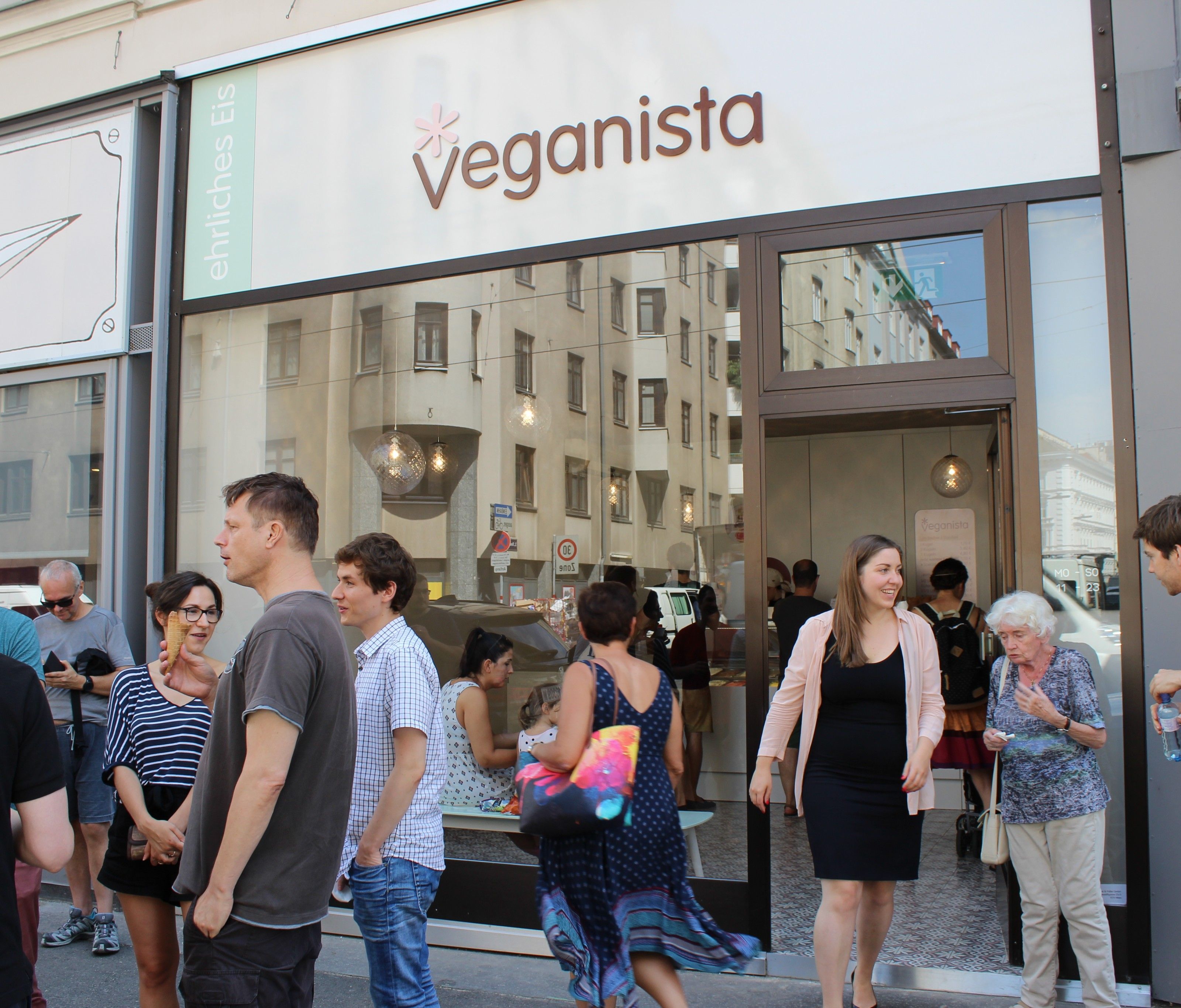 In der Ungargasse in Wien Landstraße hat ein neuer Veganista-Shop eröffnet. In der Ungargasse in Wien Landstraße hat ein neuer Veganista-Shop eröffnet.