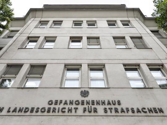 Am 16. Oktober 2016 hatte eine Insasse der Justizanstalt Josefstadt seine Zelle in Brand gesteckt. Er musste sich vor Gericht verantworten.