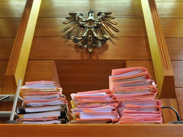Der Betreiber einer Reinigungsfirma wurde in Korneuburg wegen Sozialbetrugs verurteilt. Der Betreiber einer Reinigungsfirma wurde in Korneuburg wegen Sozialbetrugs verurteilt.