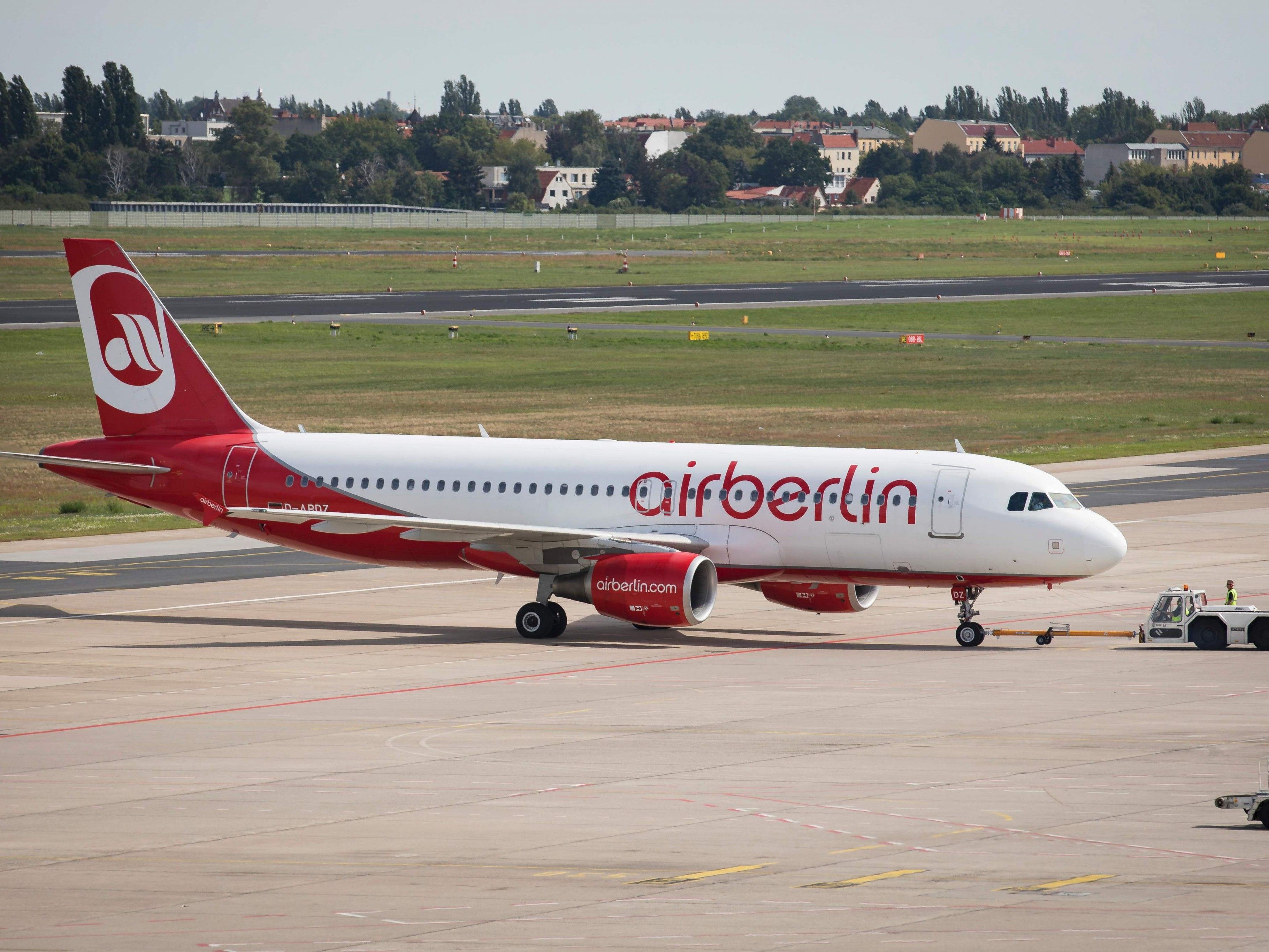 Mit einem millionenschweren Übergangskredit wird Air Berlin geholen.