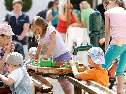 Auf Schloss Hof wird in den Sommerferien ein buntes Kinderprogramm geboten.