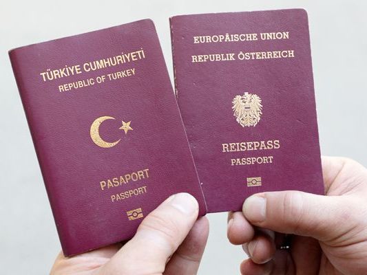 Die Wahlbehörden sind nicht für die Staatsbürgerfrage zuständig. Die Wahlbehörden sind nicht für die Staatsbürgerfrage zuständig.