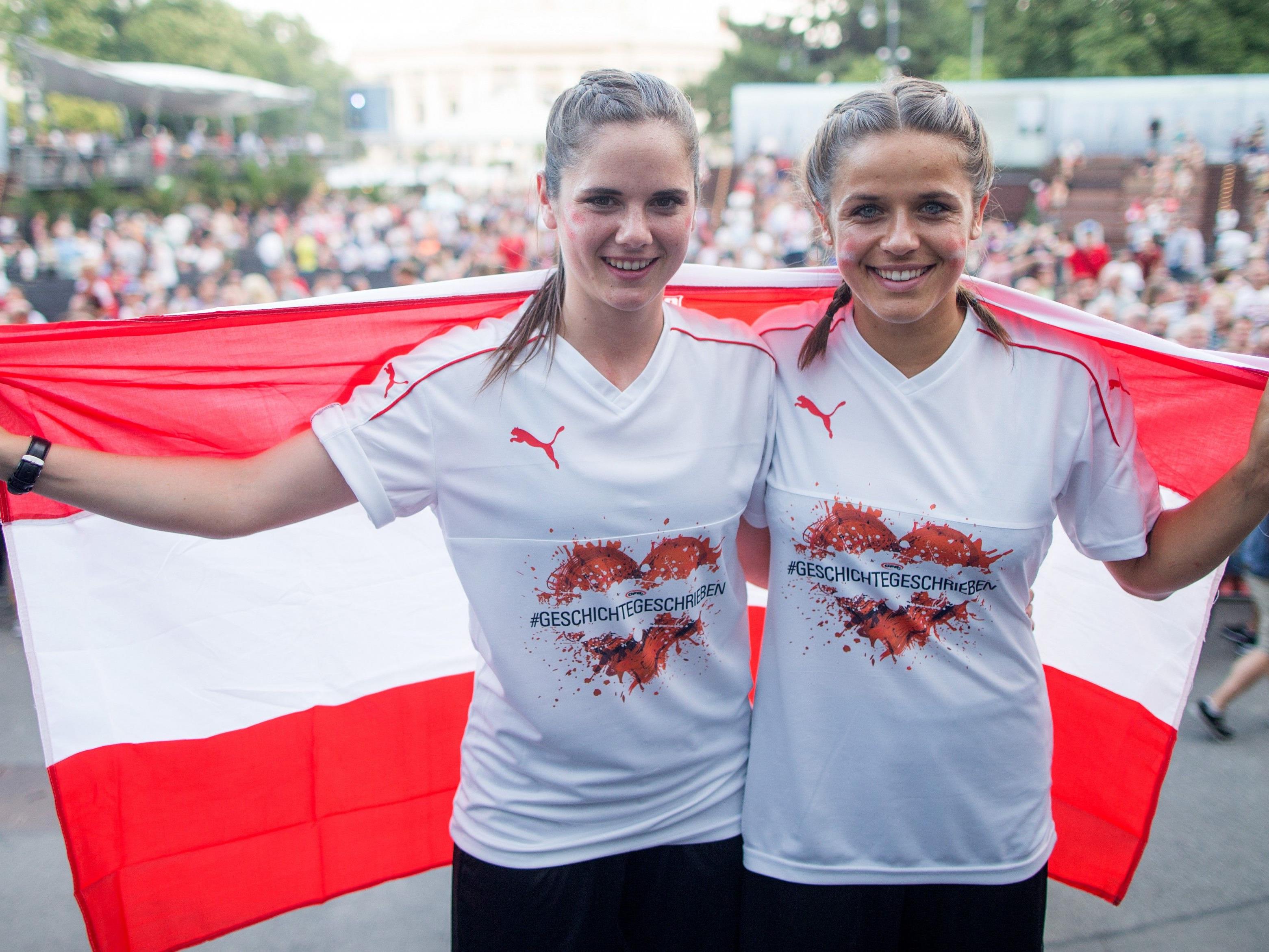 Das Frauen-Nationalteam wurde von Fans in Wien empfangen.