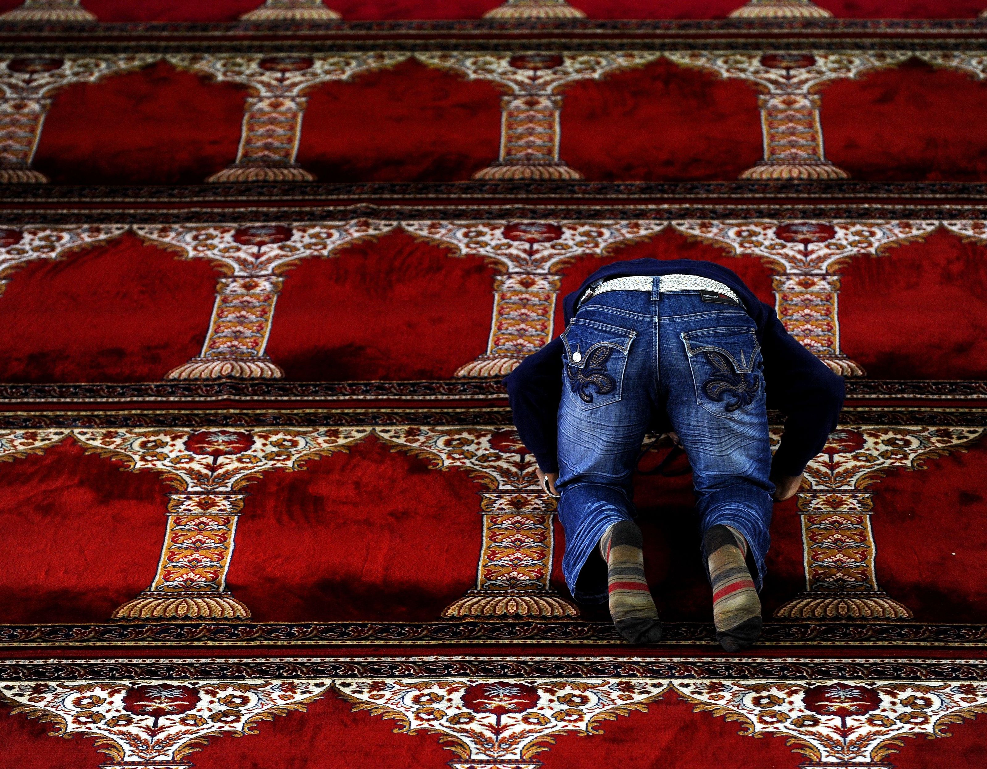 Die Islamische Glaubensgemeinschaft in Östereich hat für Freitag zur Bildung einer Menschenkette aufgerufen. Die Islamische Glaubensgemeinschaft in Östereich hat für Freitag zur Bildung einer Menschenkette aufgerufen.