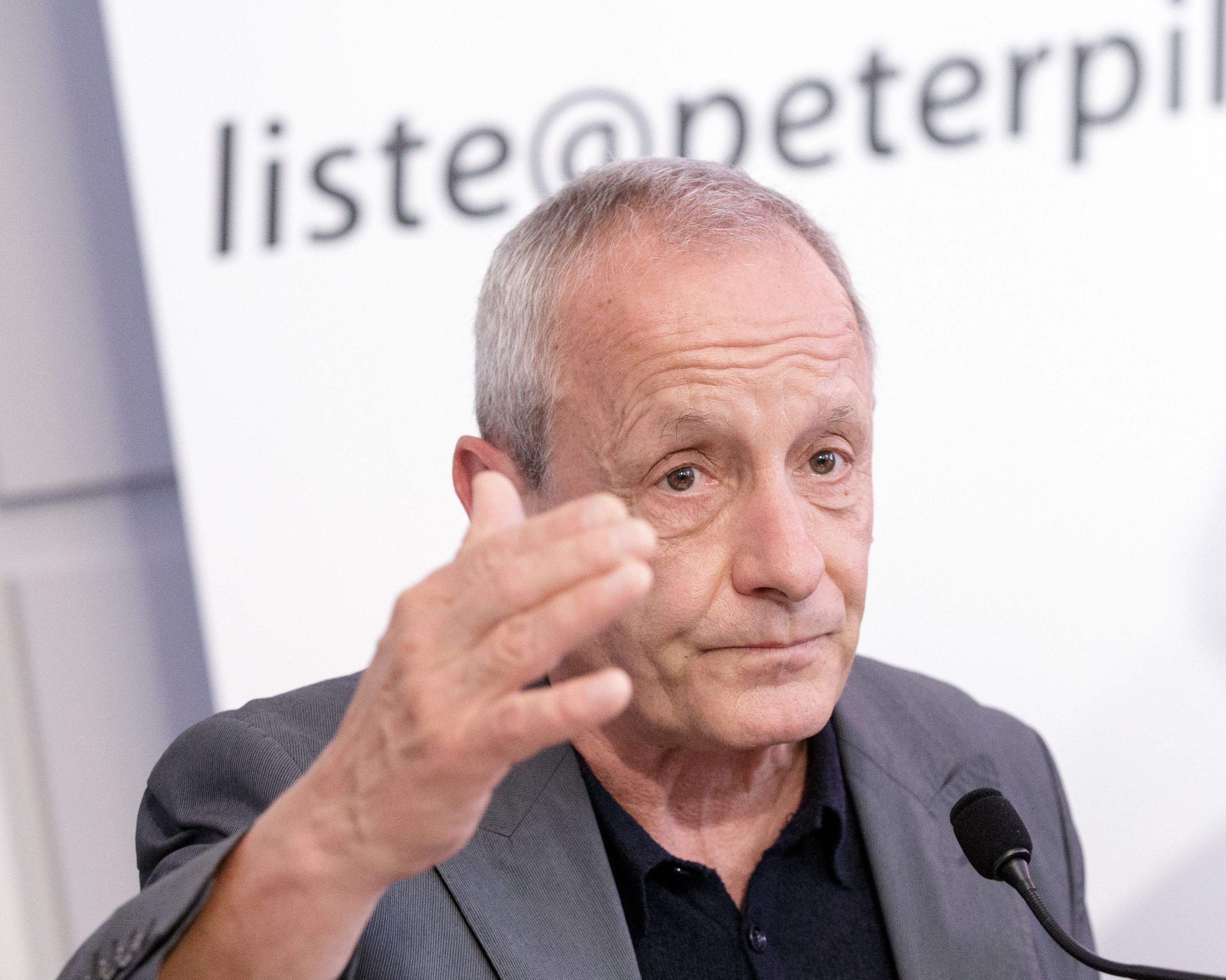 Die Liste des Ex-Grünen Peter Pilz hat ihre Forderungen zum Thema Sterbehilfe präsentiert. Die Liste des Ex-Grünen Peter Pilz hat ihre Forderungen zum Thema Sterbehilfe präsentiert.