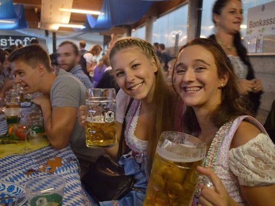 Das legendäre FCL-Oktoberfäscht am kommenden Samstag im Hholzstadion Das legendäre FCL-Oktoberfäscht am kommenden Samstag im Hholzstadion