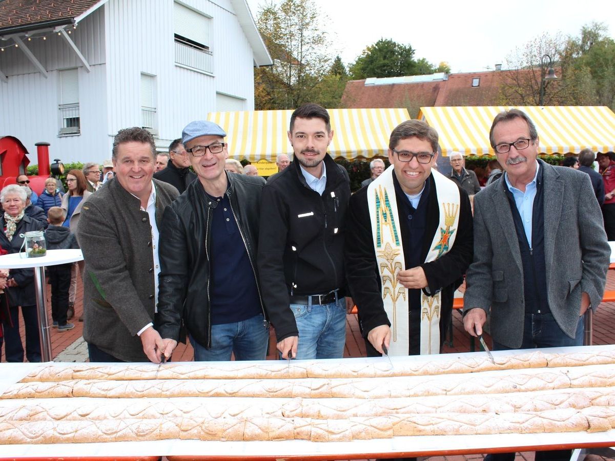 Christian Natter, Wolfgang Fitz, Michael Felder, Pfarrer Marius Dumea und Walter Eberle. Christian Natter, Wolfgang Fitz, Michael Felder, Pfarrer Marius Dumea und Walter Eberle.