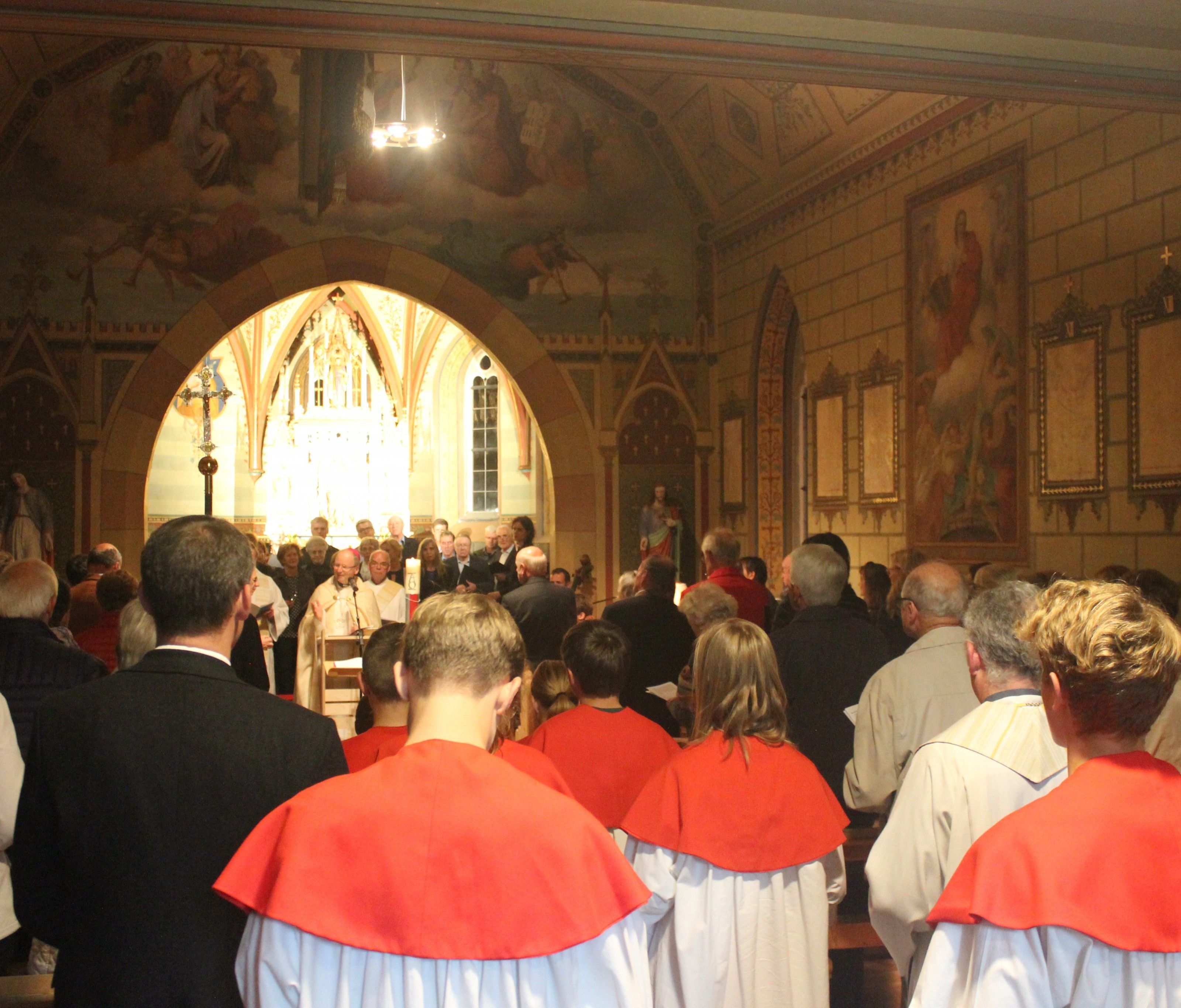 Zahlreiche Besucher bei der Wiedereröffnung der St.-Michael-Kirche Zahlreiche Besucher bei der Wiedereröffnung der St.-Michael-Kirche