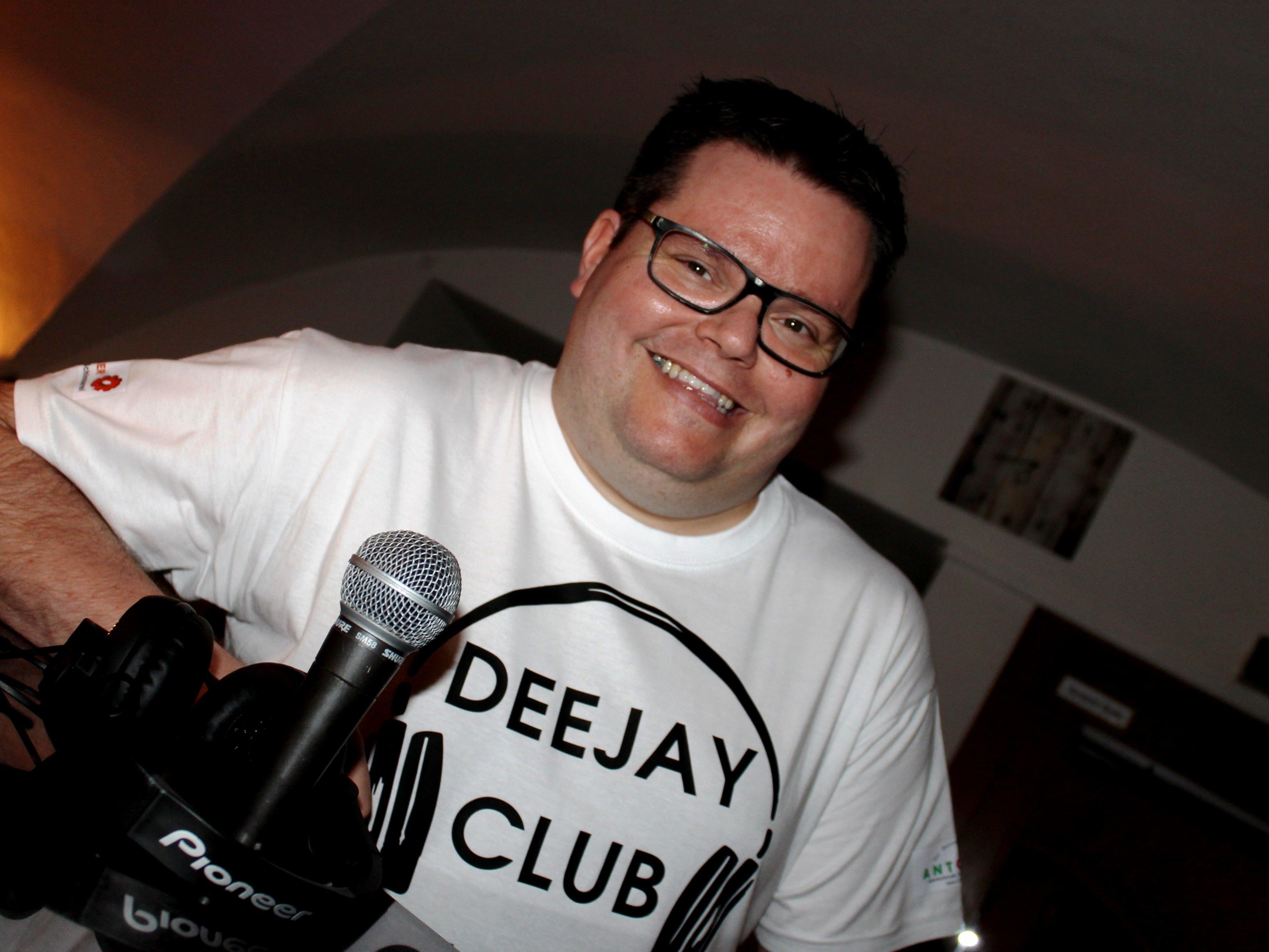Mit Mathas Brock, alias "DJ Motion" ist der DJ-Club-Bludenz heute wieder im Einsatz in Antonio´s Bar