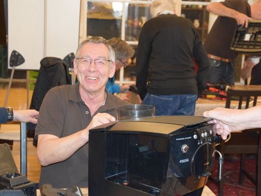 Beim Bludenzer Repair Café werden ab 26. Juni wieder einmal im Monat defekt Haushaltsgeräte repariert. Beim Bludenzer Repair Café werden ab 26. Juni wieder einmal im Monat defekt Haushaltsgeräte repariert.