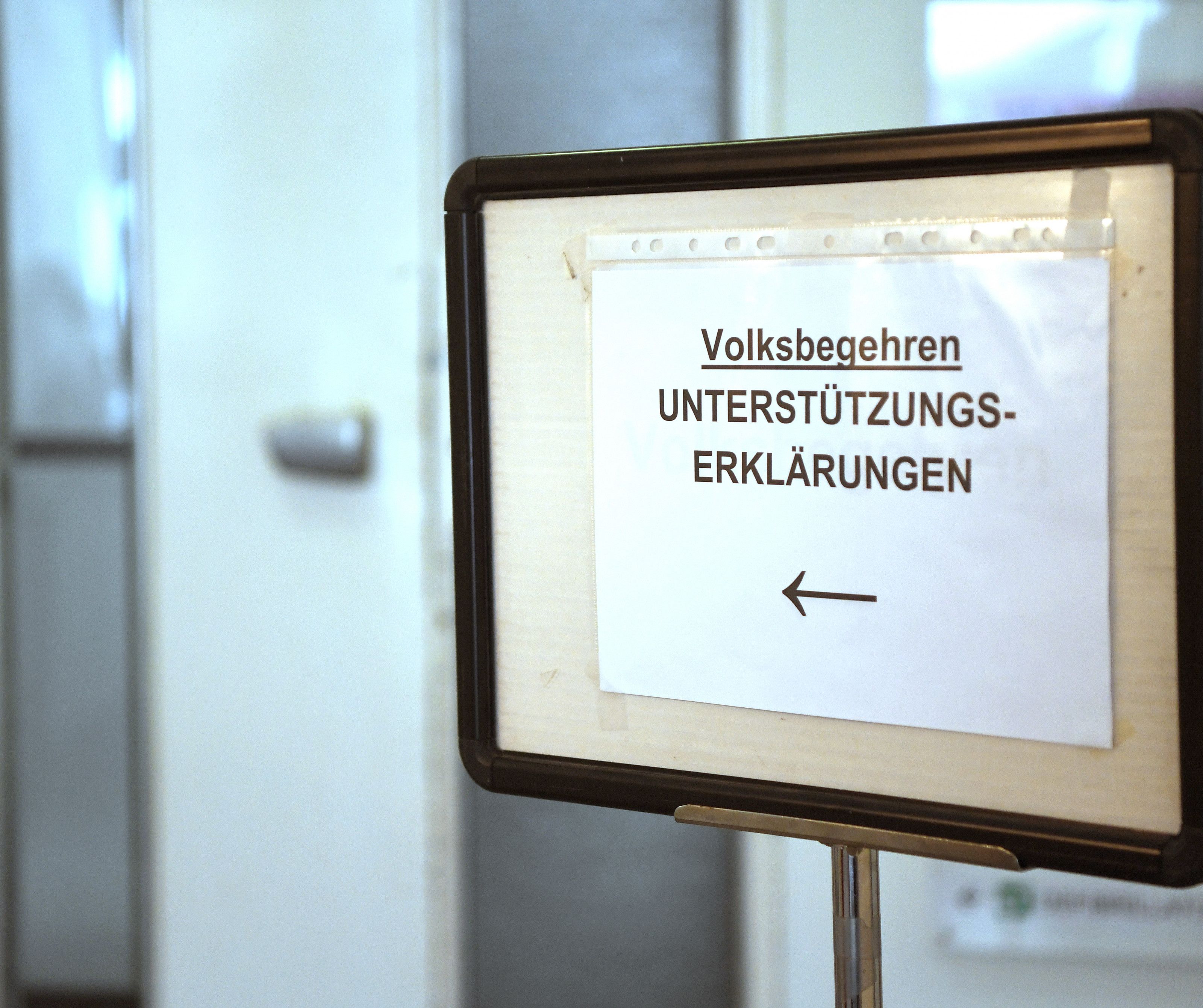 Die Volksbegehren finden trotz Lockdown statt. Die Volksbegehren finden trotz Lockdown statt.