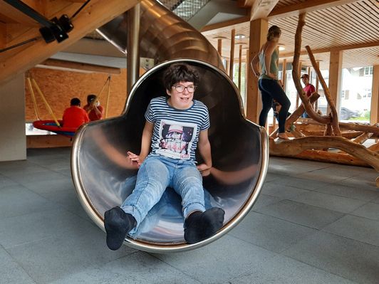 Beim Ausflug ins JUFA nach Gantschier waren die Kinder mit Begeisterung dabei.