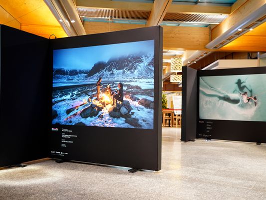 Einzigartige Adventure- und Actionsport-Bilder bei der Red Bull Illume Ausstellung im ZIMBAPARK. Einzigartige Adventure- und Actionsport-Bilder bei der Red Bull Illume Ausstellung im ZIMBAPARK.