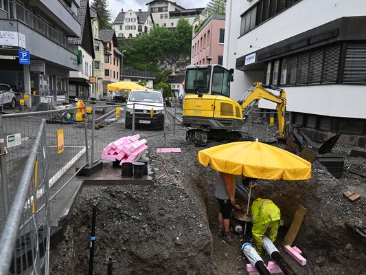 Die Herrengasse wird ab dem Obern Tor, aufgrund Asphaltierungsarbeiten, am Montag, 27. Mai, und am Dienstag, 28. Mai, gesperrt Die Herrengasse wird ab dem Obern Tor, aufgrund Asphaltierungsarbeiten, am Montag, 27. Mai, und am Dienstag, 28. Mai, gesperrt