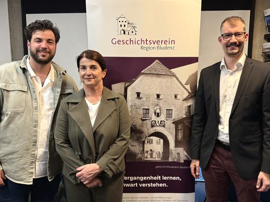 Kulturstadtrat Cenk Dogan, Birgit Sprenger, Obmann Stefan Stachniß Kulturstadtrat Cenk Dogan, Birgit Sprenger, Obmann Stefan Stachniß