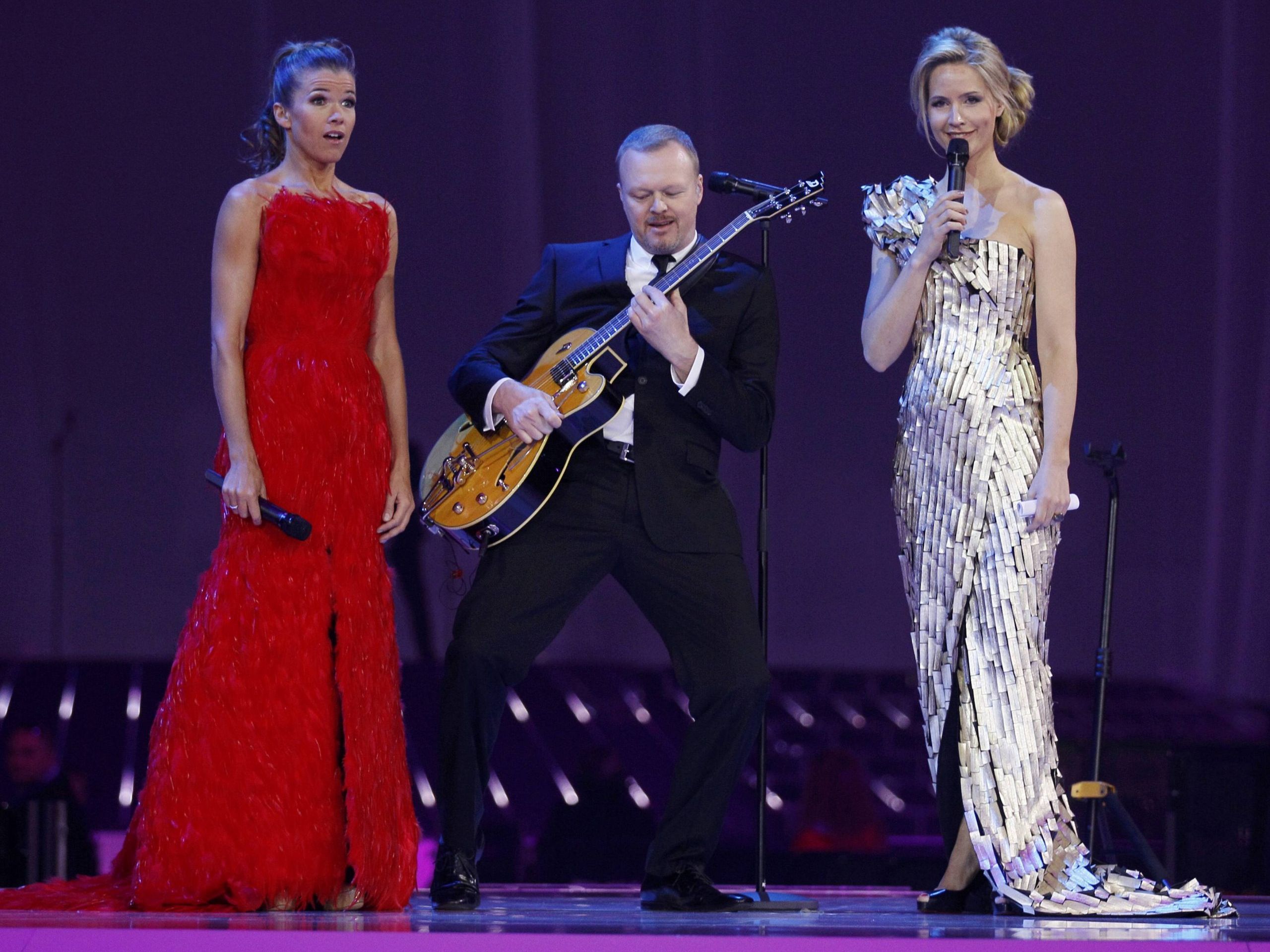 Für den ESC-Vorentscheid mit der Jury um Stefan Raab gibt es tausende Bewerbungen. Für den ESC-Vorentscheid mit der Jury um Stefan Raab gibt es tausende Bewerbungen.