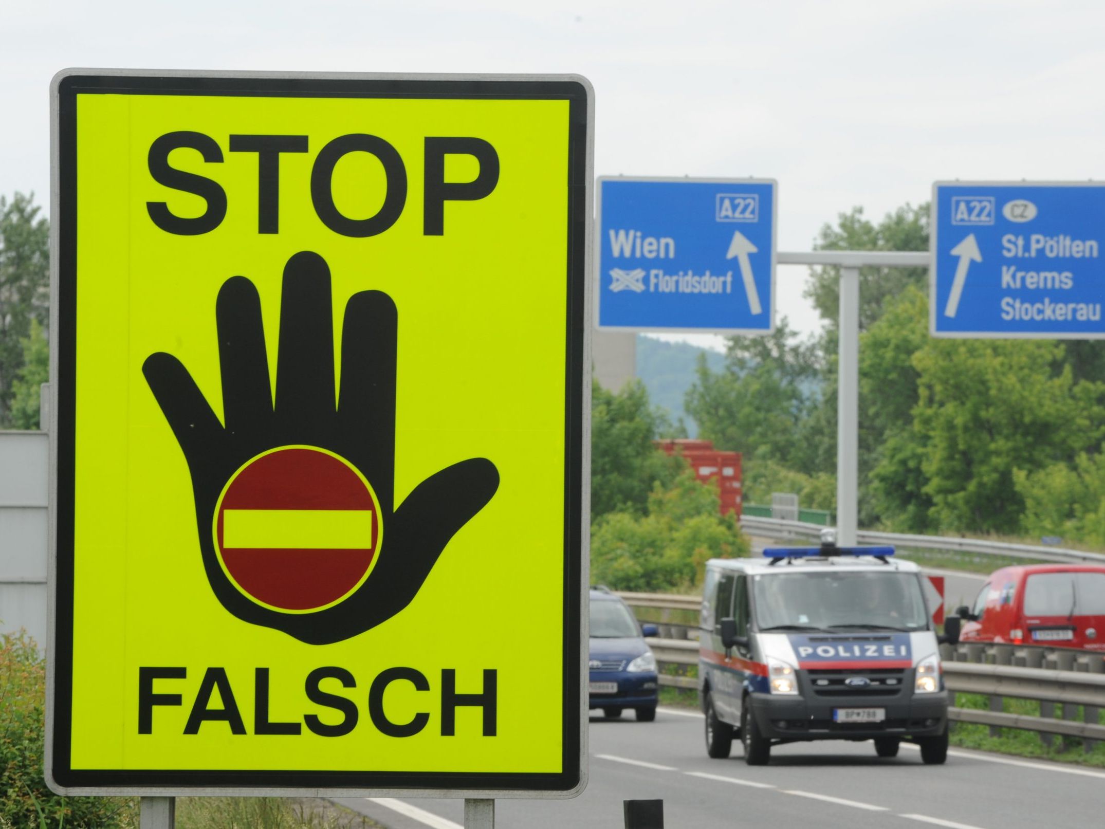 Im Dezember sind oft Geisterfahrer auf Österreichs Straßen. Im Dezember sind oft Geisterfahrer auf Österreichs Straßen.