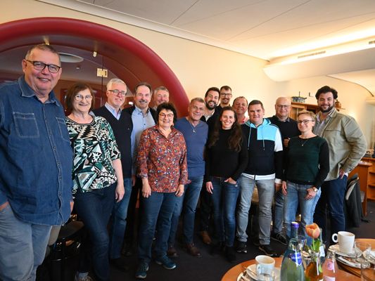 : Bürgermeister Simon Tschann und Stadtrat für Vereinswesen beim Netzwerkentreffen für Vereine. : Bürgermeister Simon Tschann und Stadtrat für Vereinswesen beim Netzwerkentreffen für Vereine.