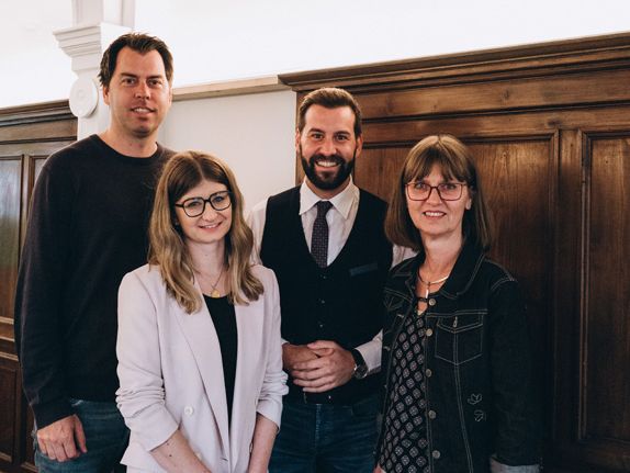 Thomas Gabriel, Selina Staggl, Bürgermeister Simon Tschann und Geschäftsführerin der Stadtmarketing GmbH Natascha Arzberger. Thomas Gabriel, Selina Staggl, Bürgermeister Simon Tschann und Geschäftsführerin der Stadtmarketing GmbH Natascha Arzberger.