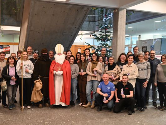 Der Nikolaus und Knecht Ruprecht statteten dem Rathaus Bludenz einen Besuch ab. Der Nikolaus und Knecht Ruprecht statteten dem Rathaus Bludenz einen Besuch ab.