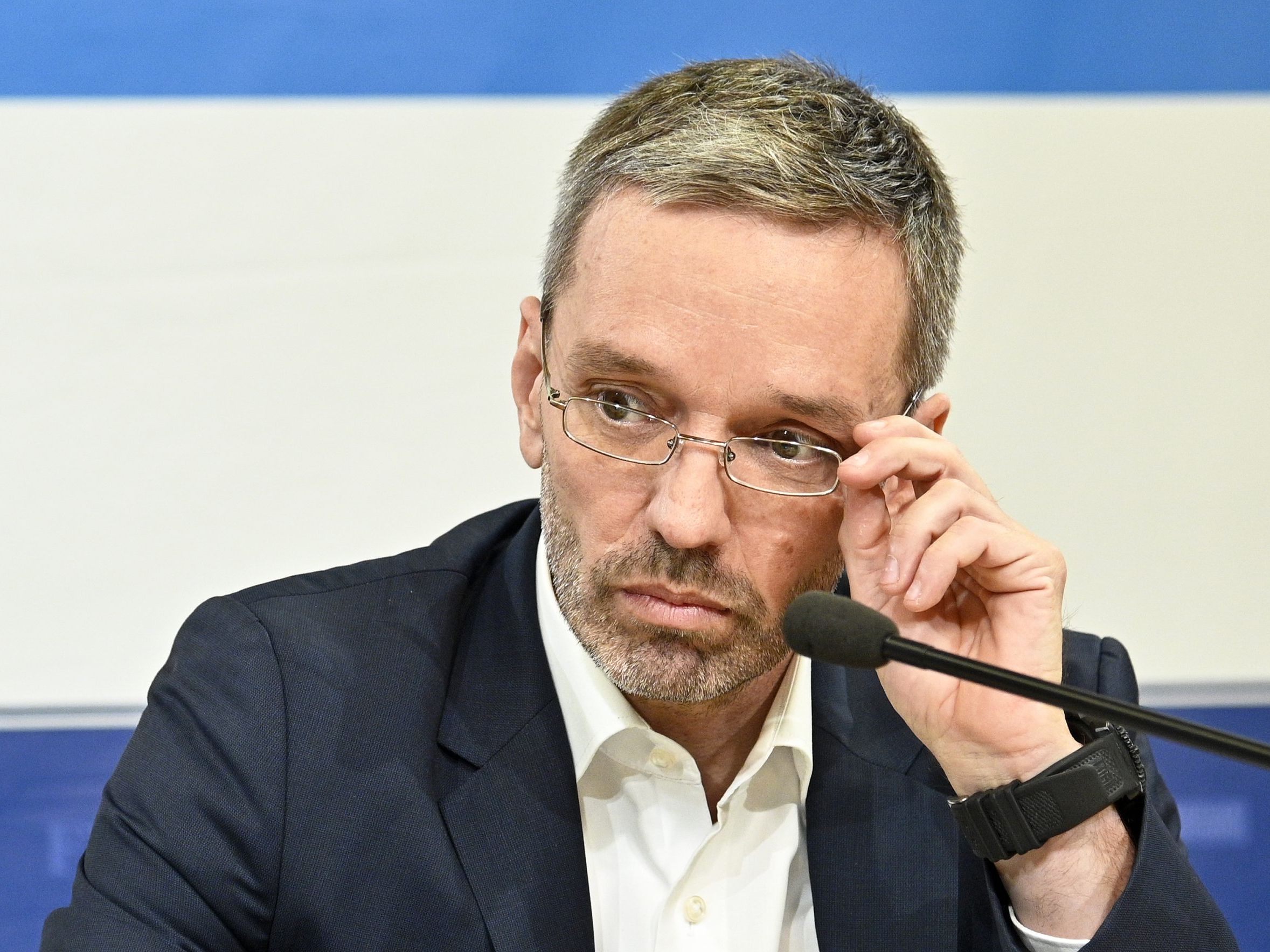 Blau-Schwarz belastet die Geheimdienstkooperationen. Blau-Schwarz belastet die Geheimdienstkooperationen.