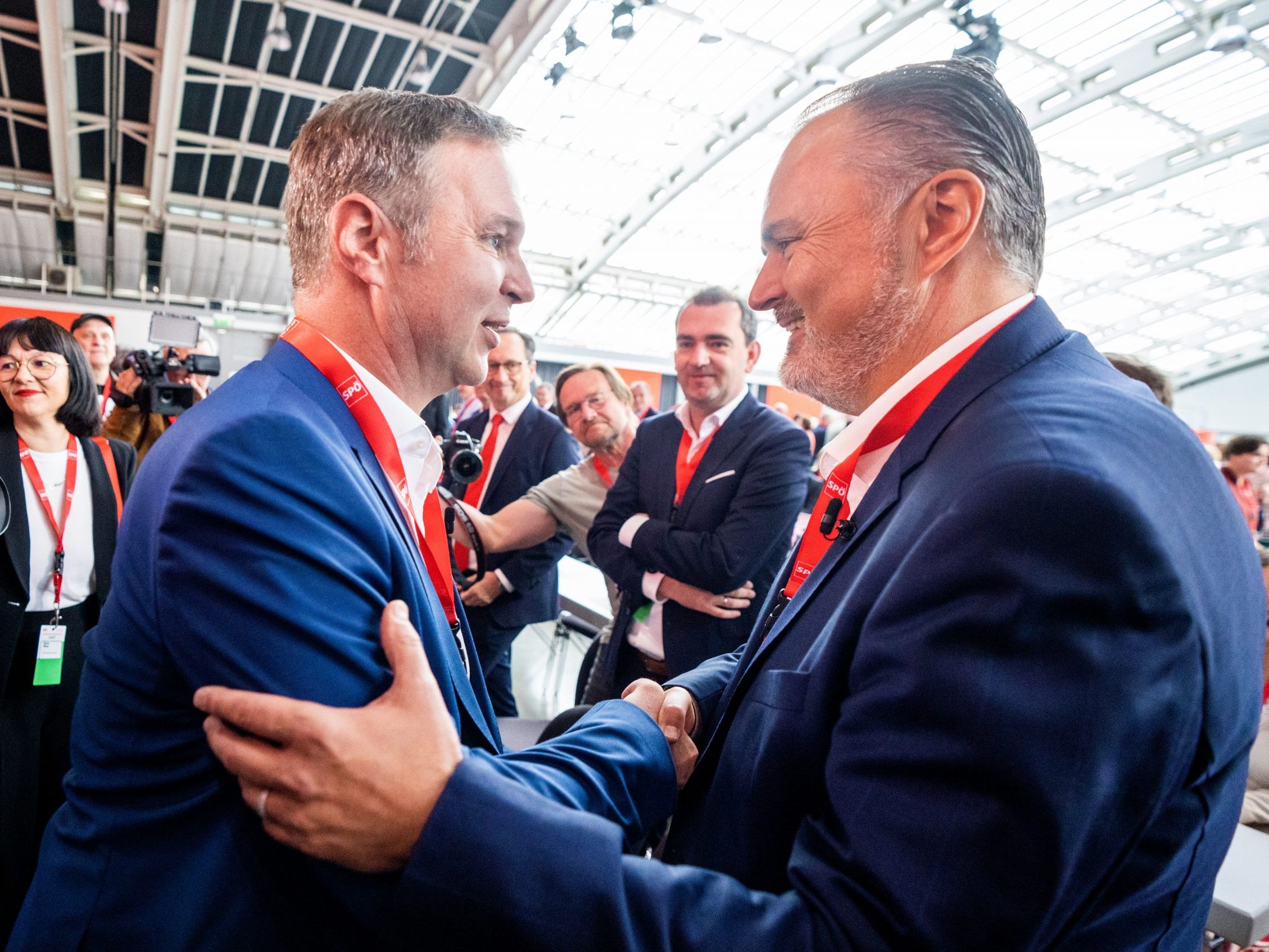 Doskozil spricht sich für Babler als SPÖ-Chef aus. Doskozil spricht sich für Babler als SPÖ-Chef aus.