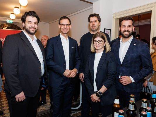 Bürgermeister Simon Tschann, Landhauptmann Markus Wallner und Kultur- und Vereinsstadtrat Cenk Dogan beim Vereinstreffen im Muut. Bürgermeister Simon Tschann, Landhauptmann Markus Wallner und Kultur- und Vereinsstadtrat Cenk Dogan beim Vereinstreffen im Muut.