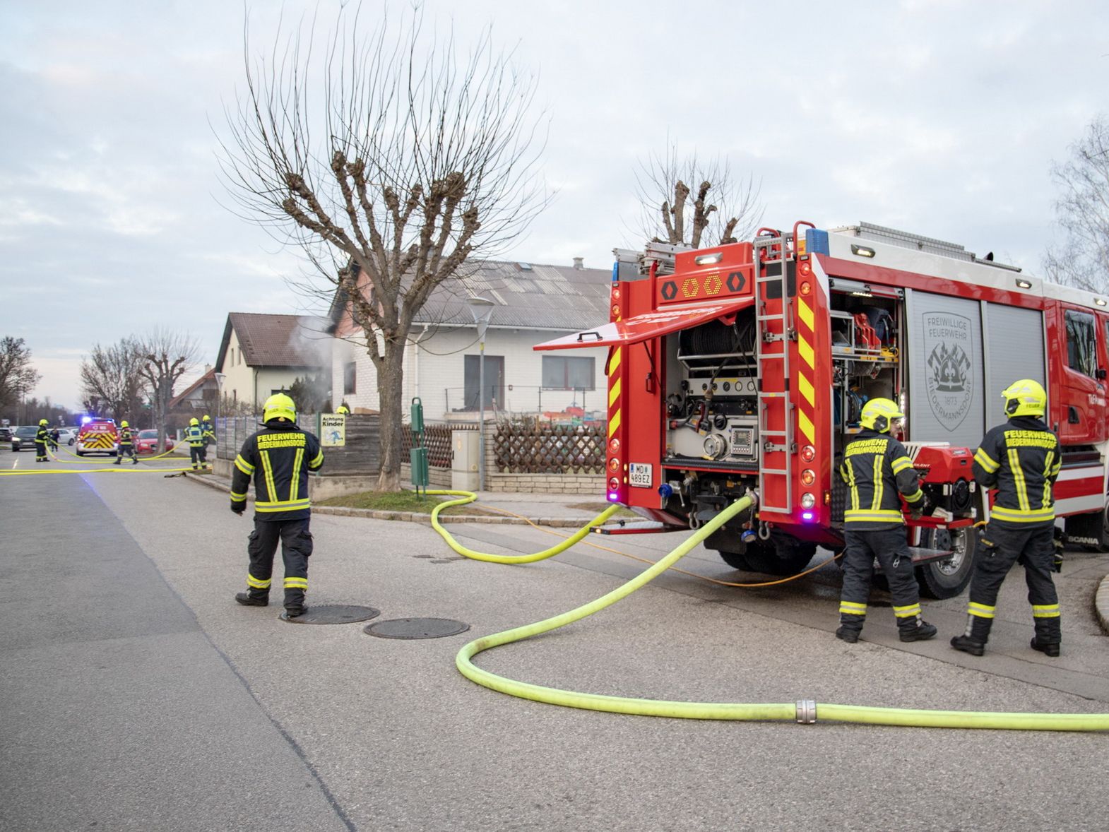 Kellerbrand in Biedermannsdorf im Bezirk Mödling. Kellerbrand in Biedermannsdorf im Bezirk Mödling.