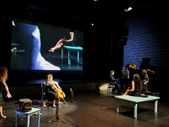 Weiblichkeit und Tanz im Dialog in der Remise Bludenz Weiblichkeit und Tanz im Dialog in der Remise Bludenz
