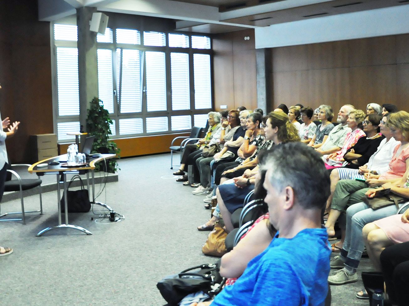 Die beliebte Vortragsreihe „Gesundheit im Gespräch“ findet seit vielen Jahren im Bludenzer Rathaus statt. Die beliebte Vortragsreihe „Gesundheit im Gespräch“ findet seit vielen Jahren im Bludenzer Rathaus statt.