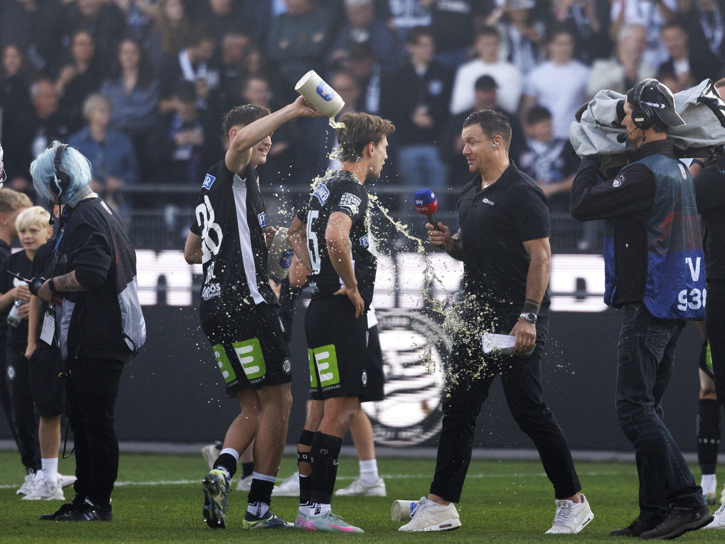Sturm Graz schnappte sich fünften Meistertitel. Sturm Graz schnappte sich fünften Meistertitel.