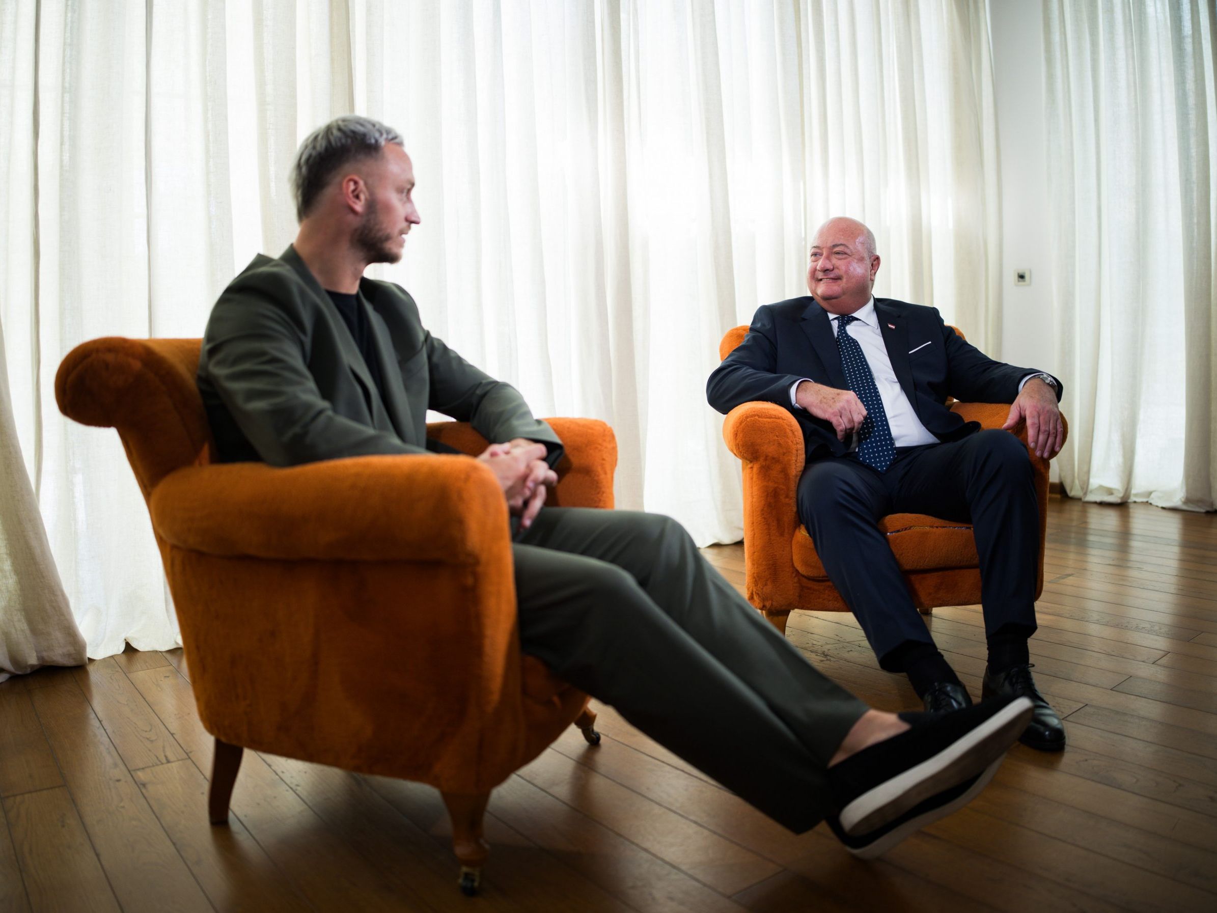 Marko Arnautovic und Bundeskanzler Stocker, anlässlich eines Treffens in Serbien. Marko Arnautovic und Bundeskanzler Stocker, anlässlich eines Treffens in Serbien.