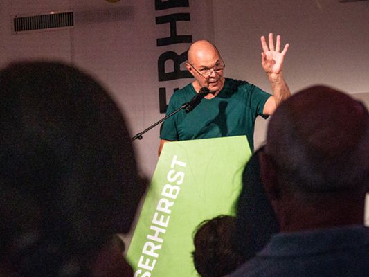 Dietmar Nigsch bei der Eröffnung des Walserherbst in Blons Dietmar Nigsch bei der Eröffnung des Walserherbst in Blons
