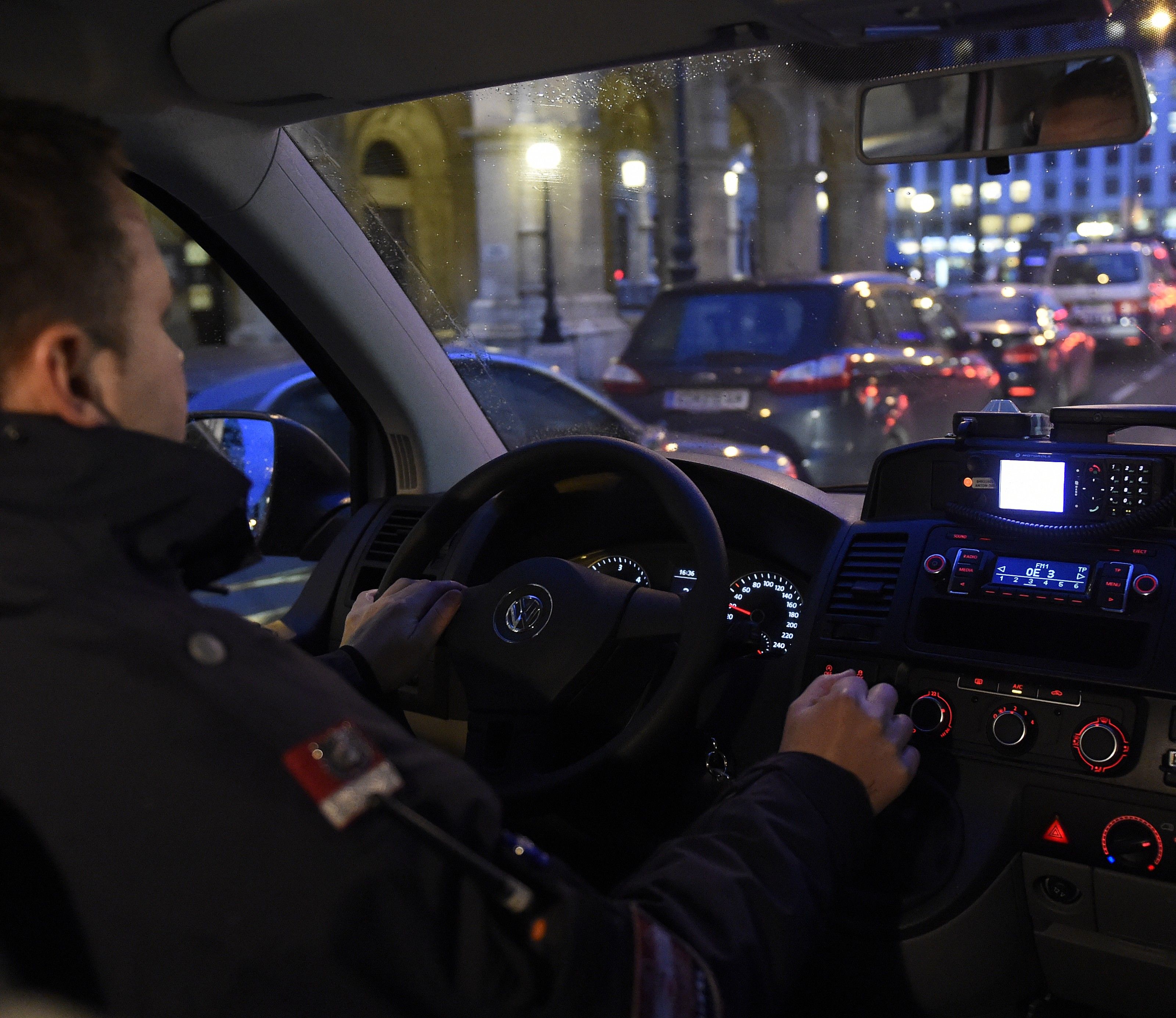 Die Polizei fasste zwei Männer nach einem Raub in der Wiener Innenstadt. Die Polizei fasste zwei Männer nach einem Raub in der Wiener Innenstadt.