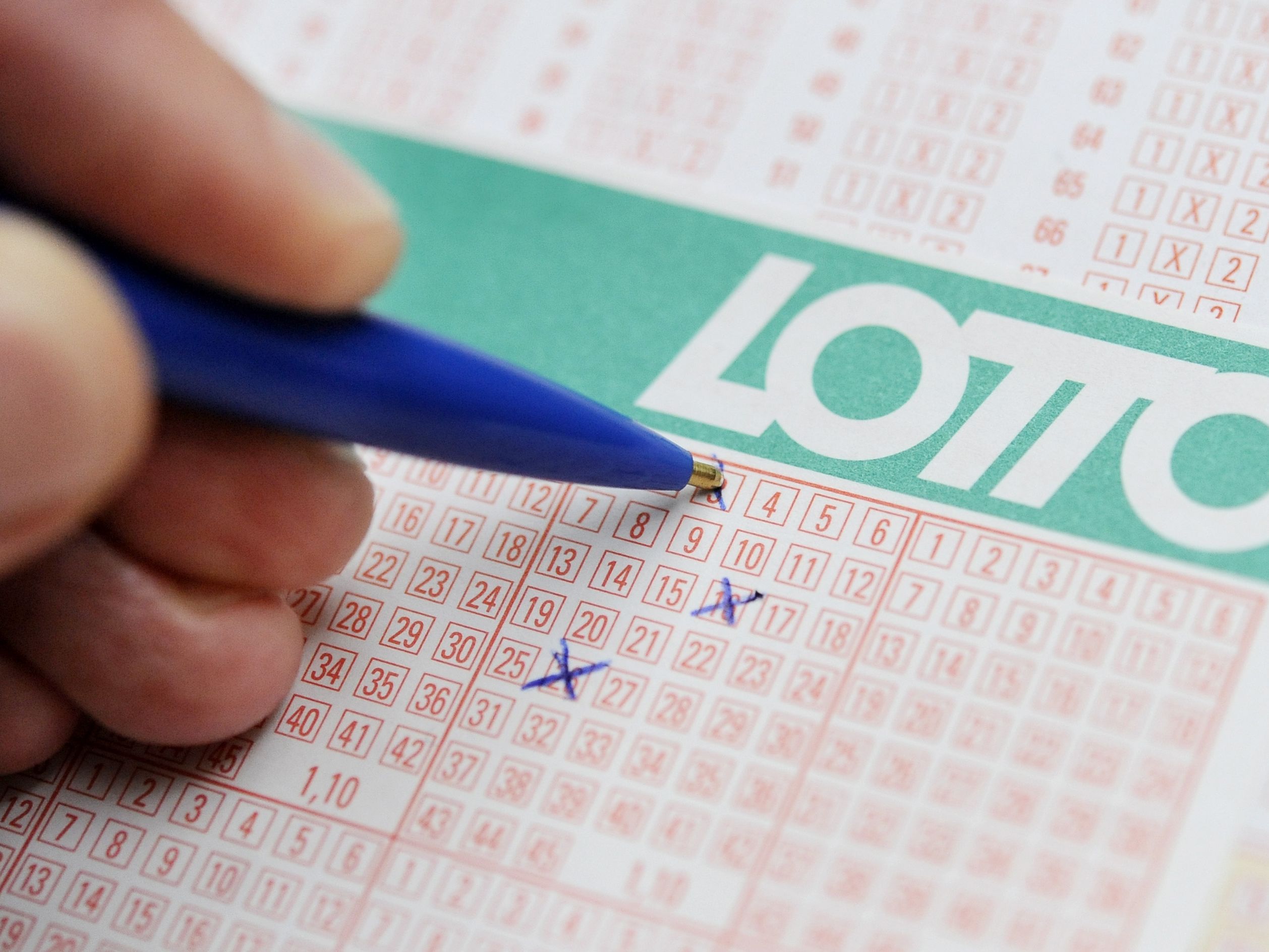 1,2 Millionen Euro für den Lotto-Solo-Sechser gehen ins Burgenland. 1,2 Millionen Euro für den Lotto-Solo-Sechser gehen ins Burgenland.