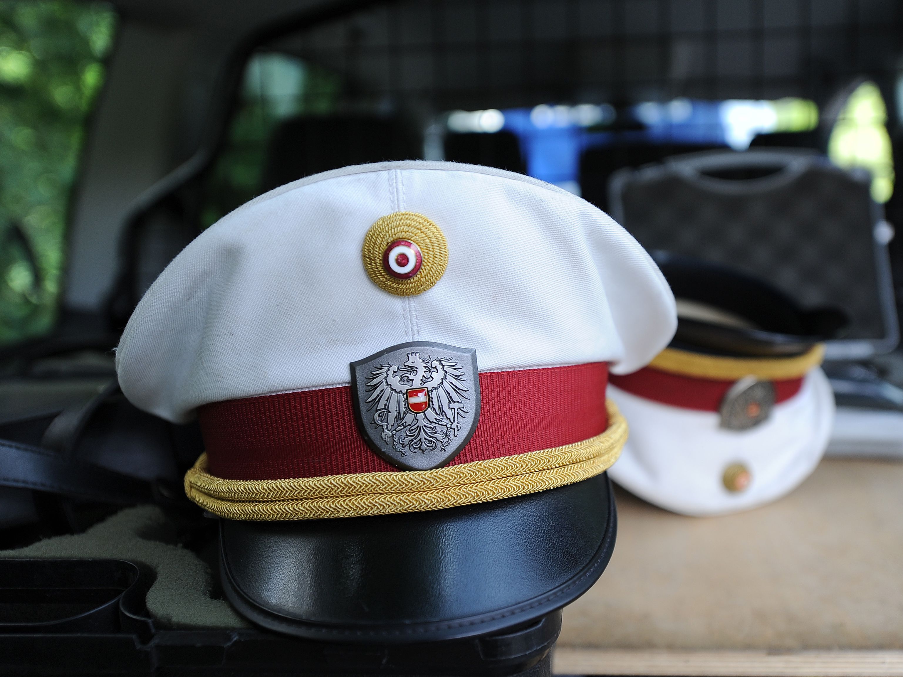 Ein Kolumbianer wurde nach zwei Einbrüchen festgenommen. Ein Kolumbianer wurde nach zwei Einbrüchen festgenommen.