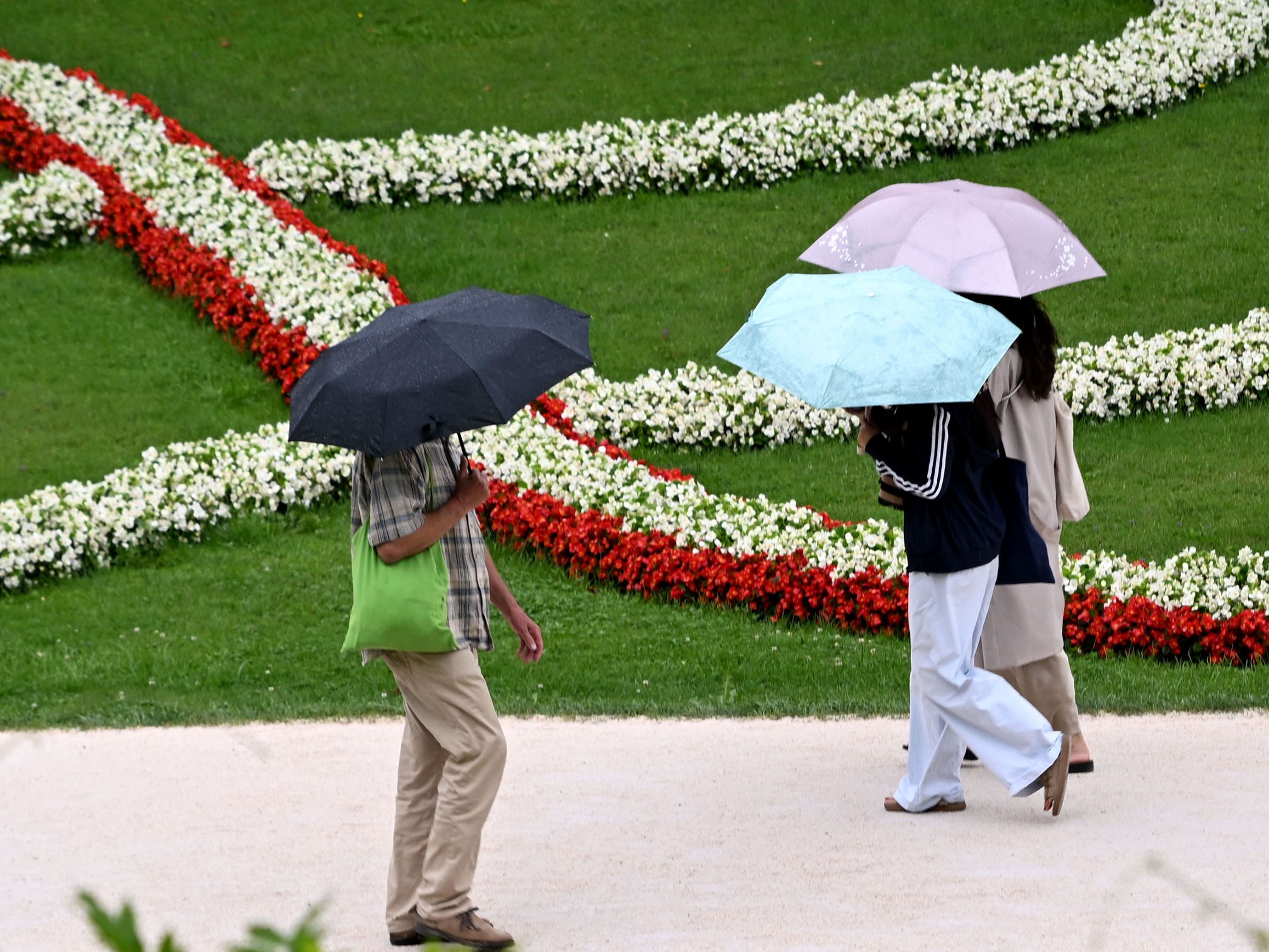 Wetter: Montag mit Regen. Wetter: Montag mit Regen.