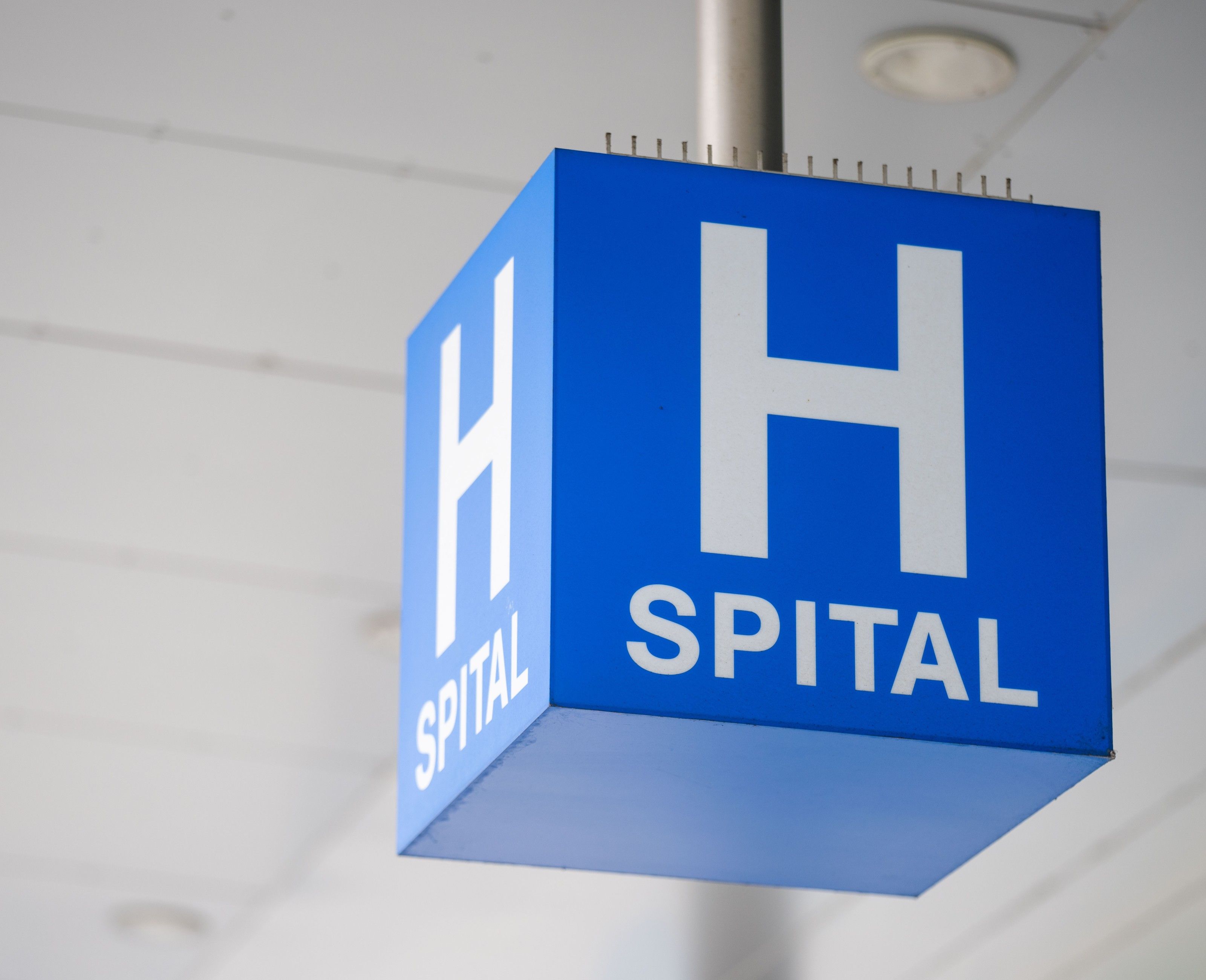 Autoinsassinnen nach Unfall im Bezirk Tulln in Spitäler gebracht. Autoinsassinnen nach Unfall im Bezirk Tulln in Spitäler gebracht.