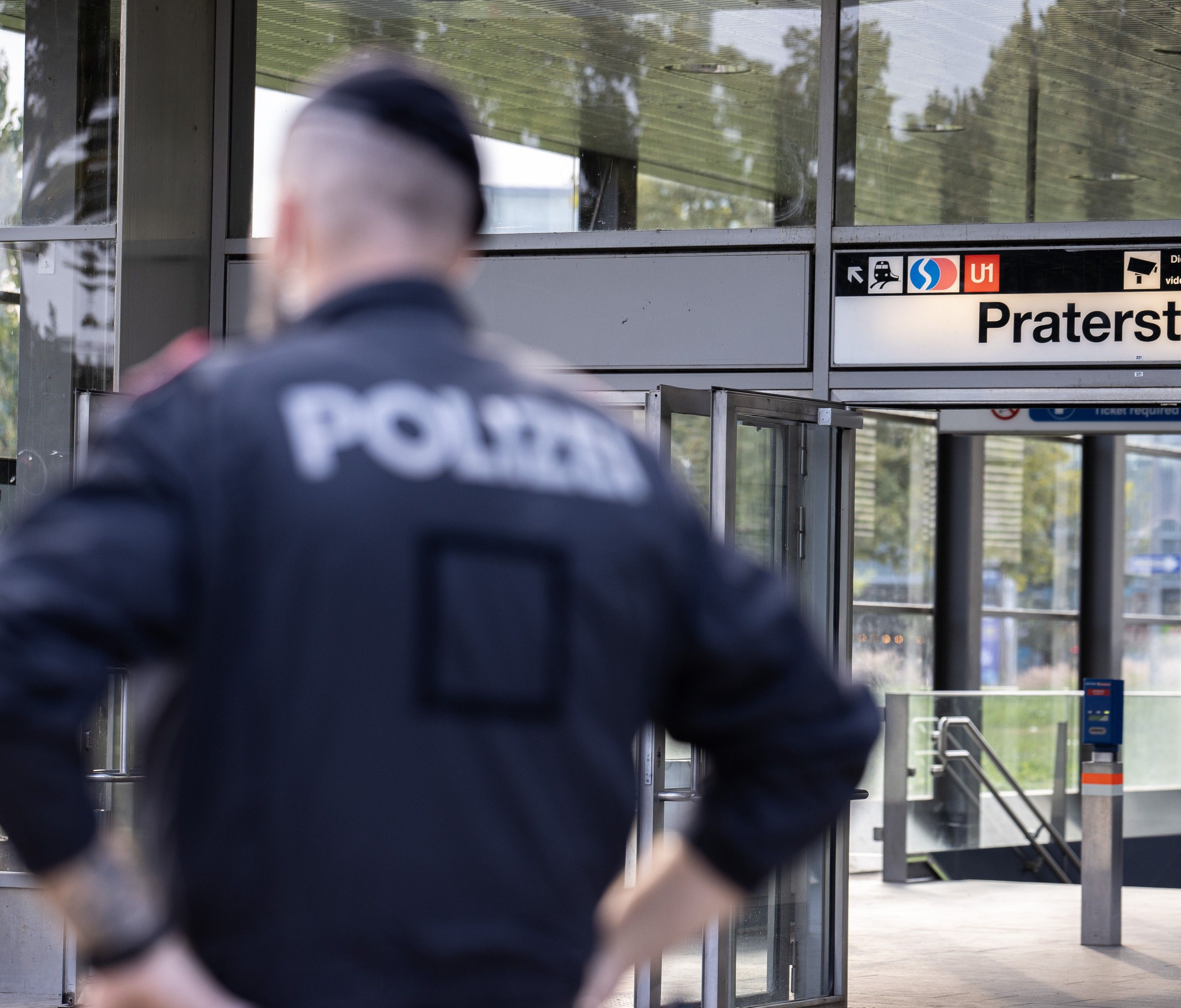 Polizeieinsatz am Praterstern. Polizeieinsatz am Praterstern.