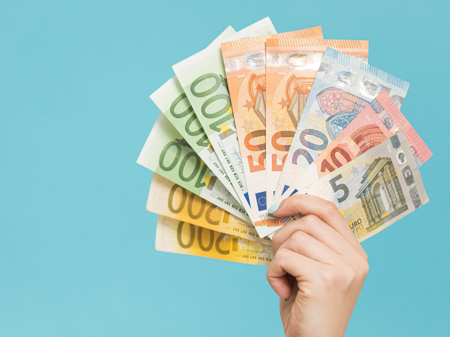 Der VKI hat sich mit der Oberbank geeinigt - die versteckten Provisionen werden nun zurückgezahlt. Der VKI hat sich mit der Oberbank geeinigt - die versteckten Provisionen werden nun zurückgezahlt.