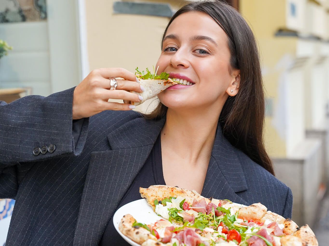 „Pizzabäcker oder Toni Polster?“ – Pizzeria il Rione feiert Halloween mit Humor und gratis Dessert. „Pizzabäcker oder Toni Polster?“ – Pizzeria il Rione feiert Halloween mit Humor und gratis Dessert.